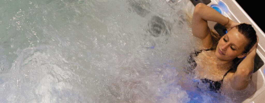 Benefits_of_soaking_in_a_hot_tub (1)