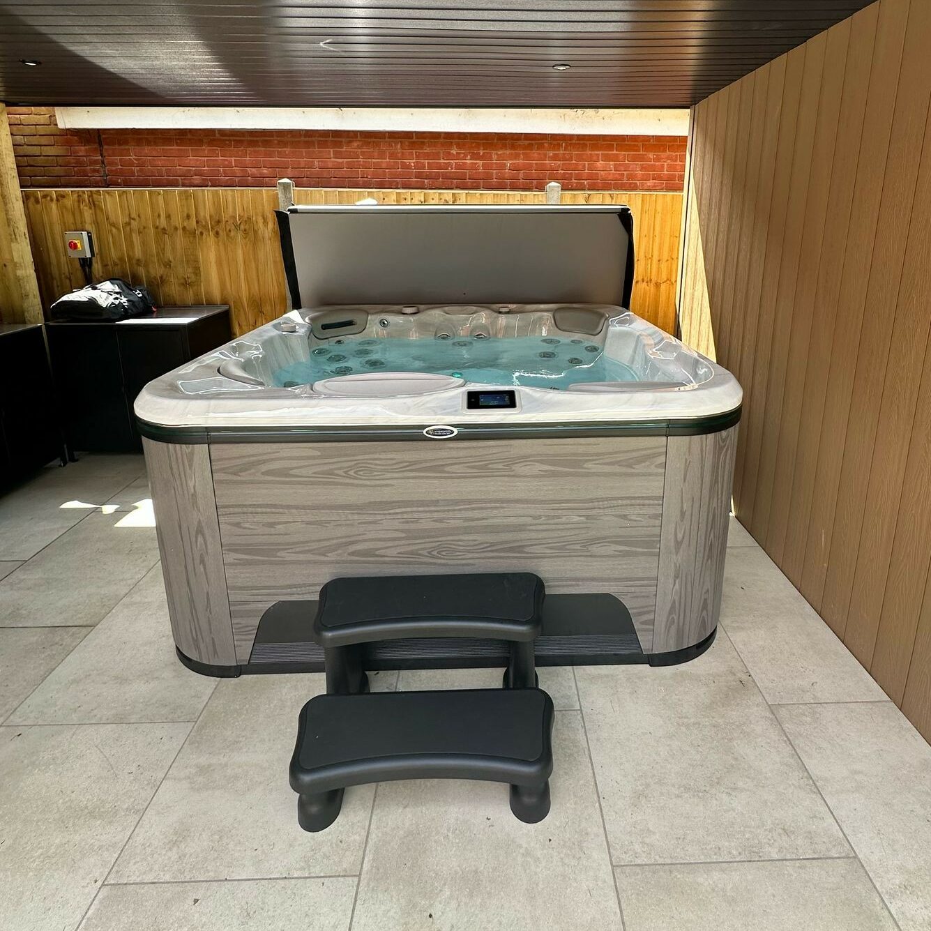 Hydropool Signature Self Cleaning 655 Hot Tub Platinum