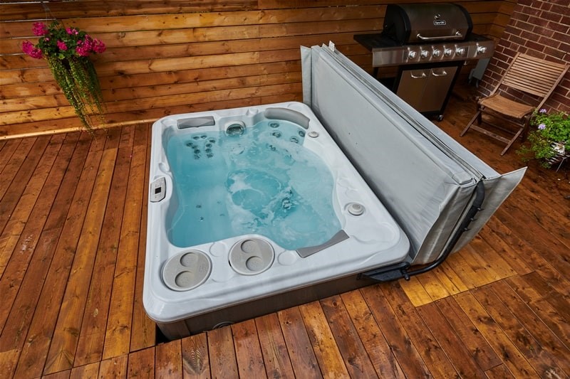 Hydropool Signature Self Cleaning 379  Hot Tub Gold