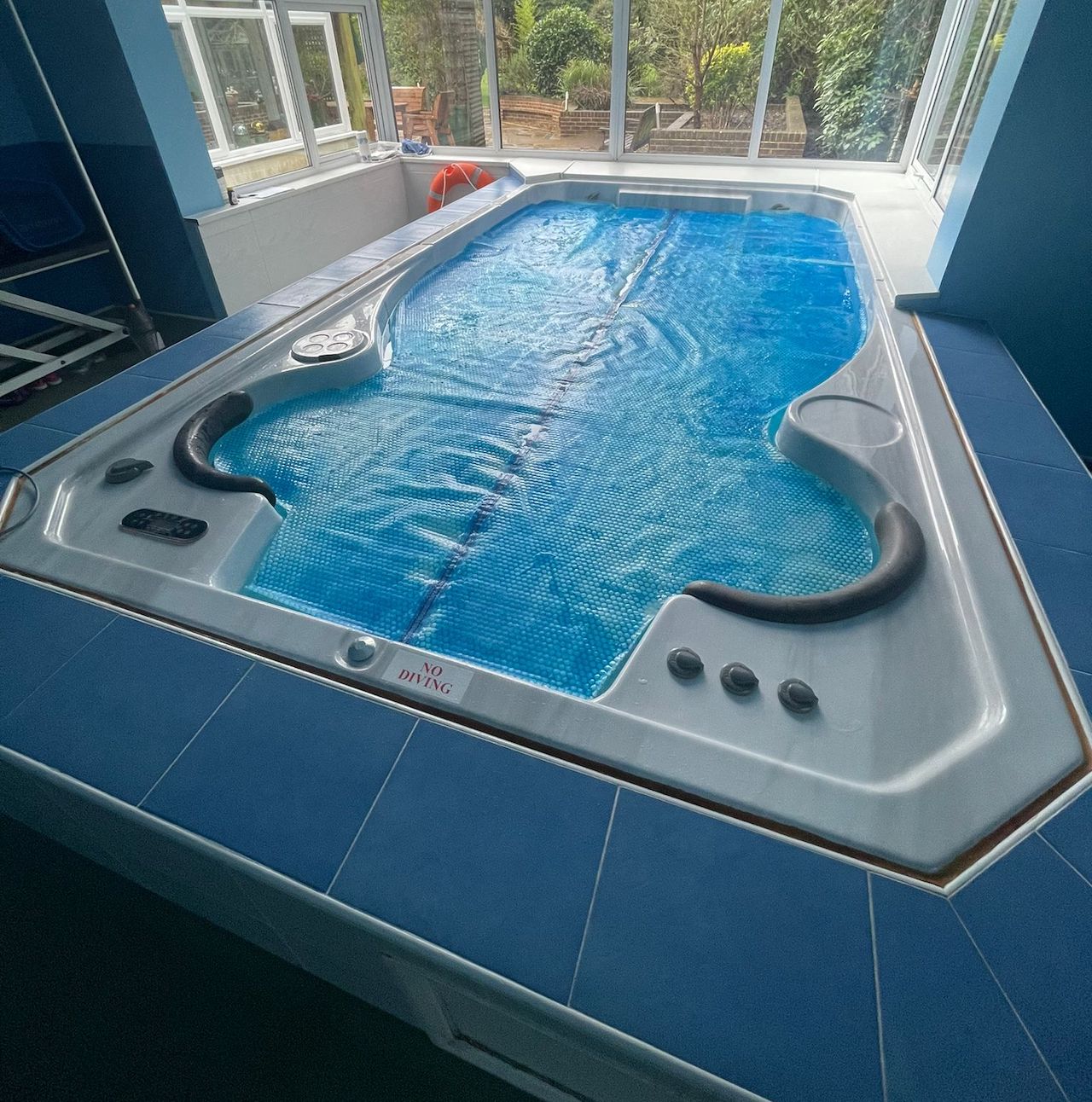 Bespoke Floating Hot Tub Cover for Indoor Hot Tubs