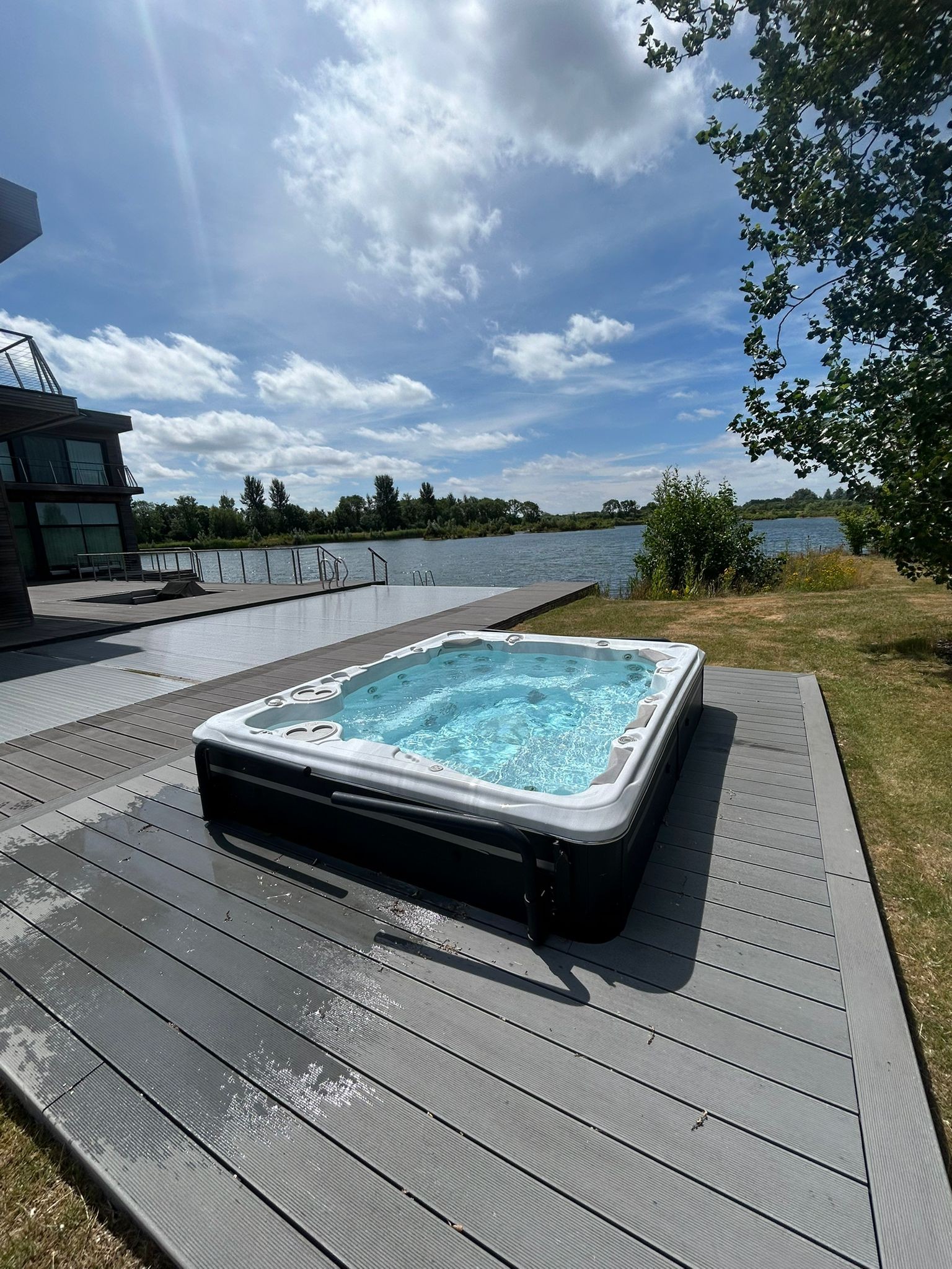 Hydropool Signature Self Cleaning 799 Hot Tub Platinum
