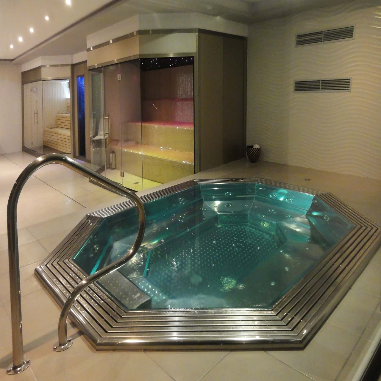 Stainless steel hot tub extra large