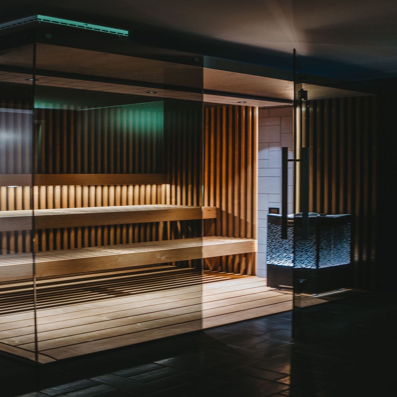 Tylo Reflection Glass Corner Rib Sauna Large